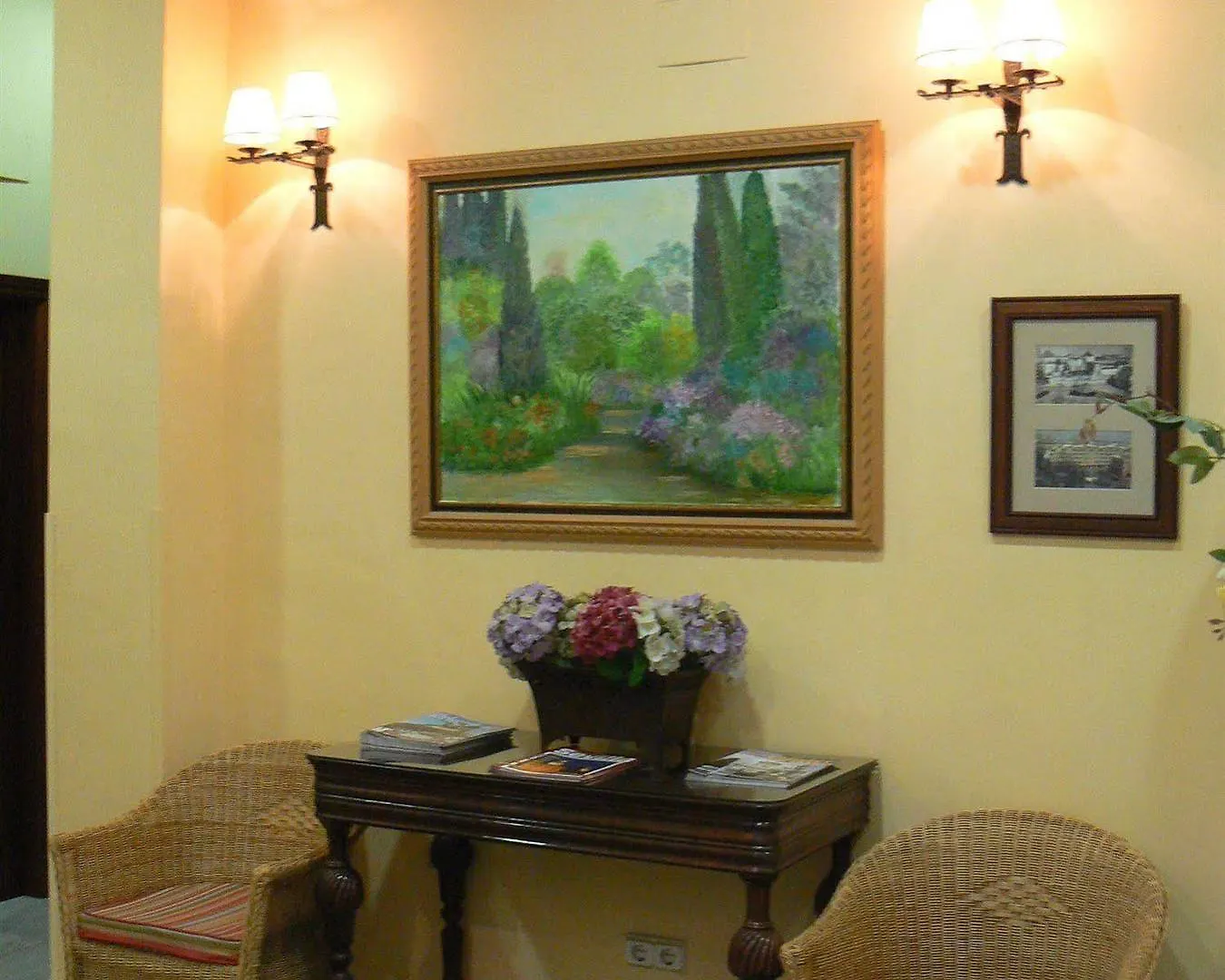 Hotel Dona Blanca Seville 2*,