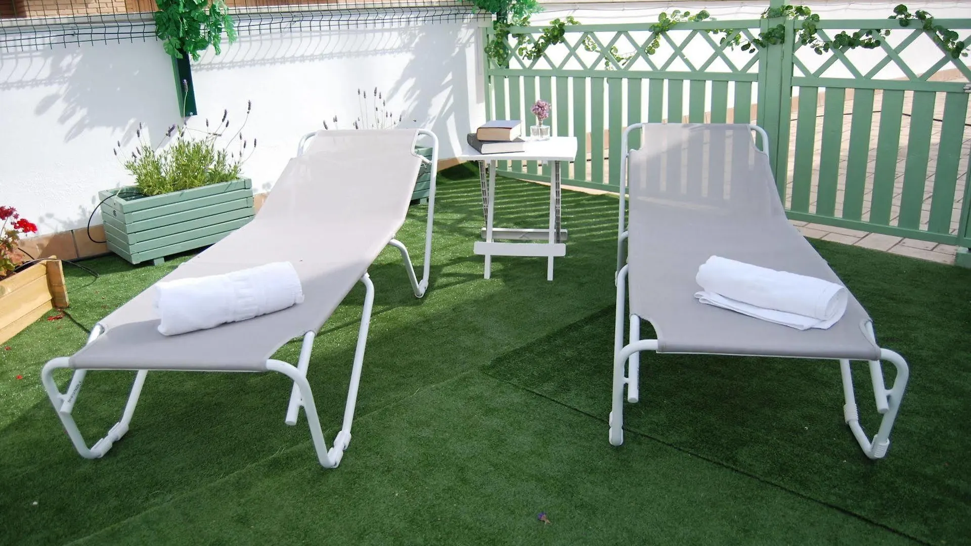 Hotel Dona Blanca Sevilla 2*,