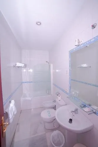 **  Hotel Dona Blanca Sevilla Spanje